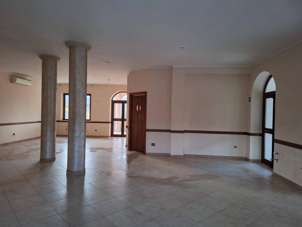 casa indipendente in vendita ad Alanno in zona Oratorio