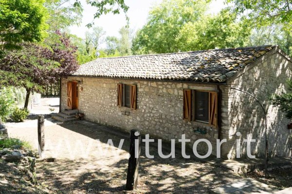 casa indipendente in vendita ad Alanno