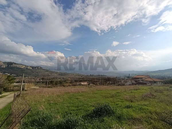 terreno edificabile in vendita ad Alanno