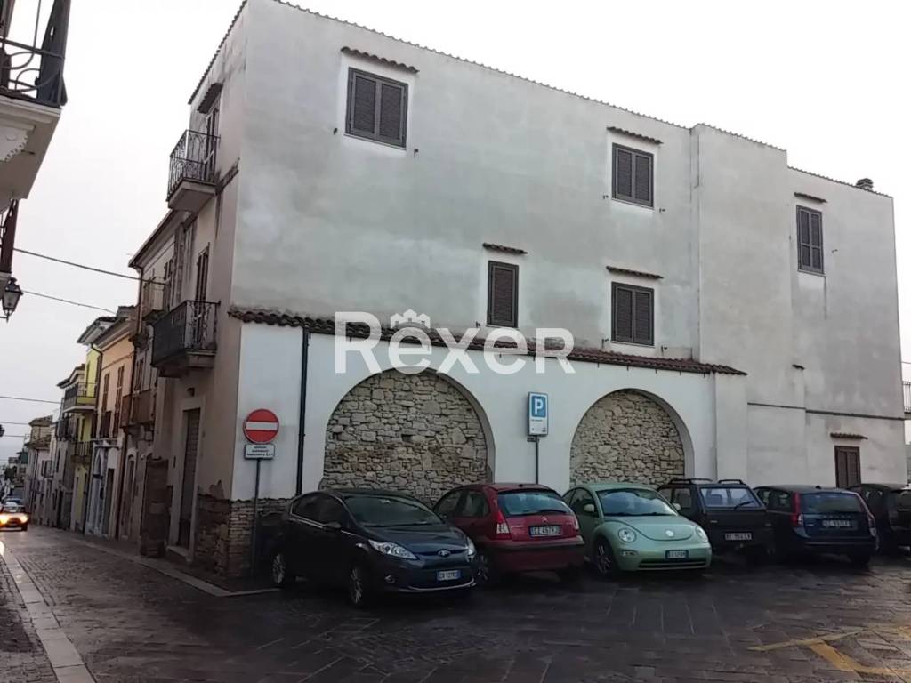 ufficio in vendita ad Alanno in zona Case