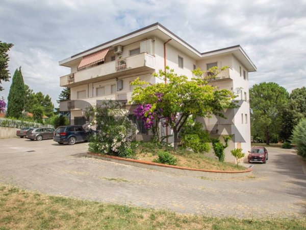appartamento in vendita ad Alanno in zona Case