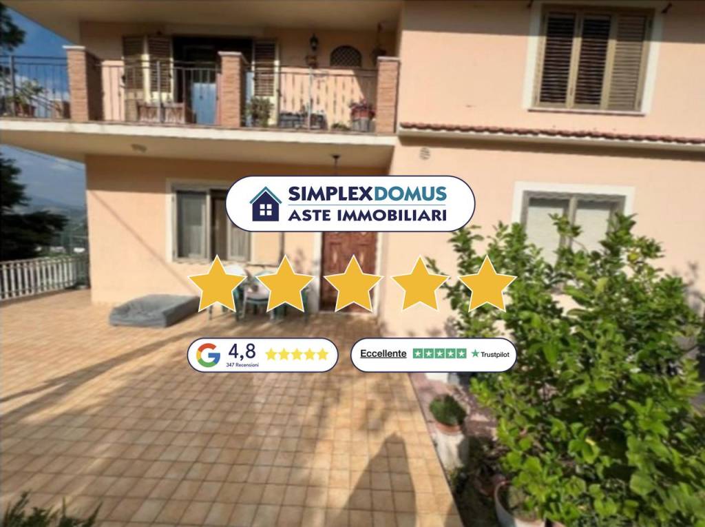 appartamento in vendita ad Alanno in zona Case