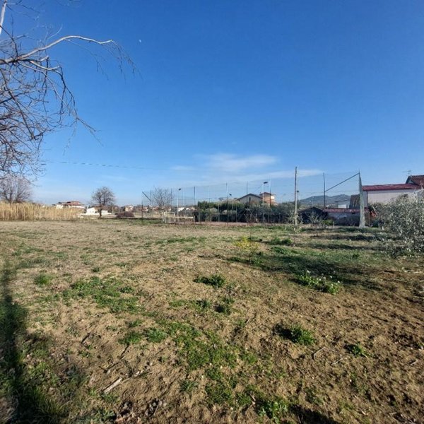 terreno in vendita ad Alanno in zona Ticchione