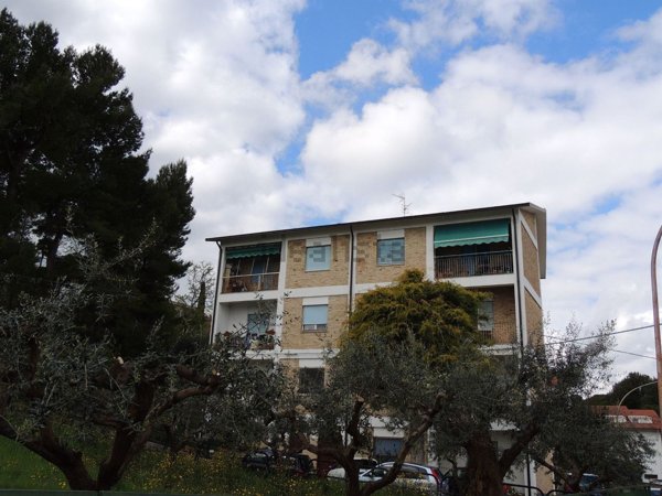 appartamento in vendita ad Alanno in zona Case