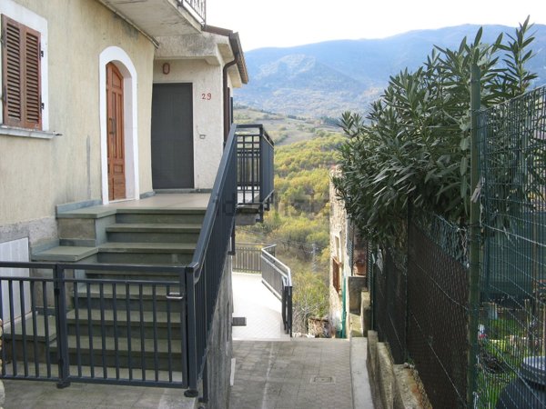 casa indipendente in vendita a Bolognano in zona Musellaro