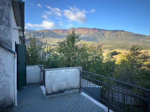 casa indipendente in vendita a Bolognano in zona Musellaro