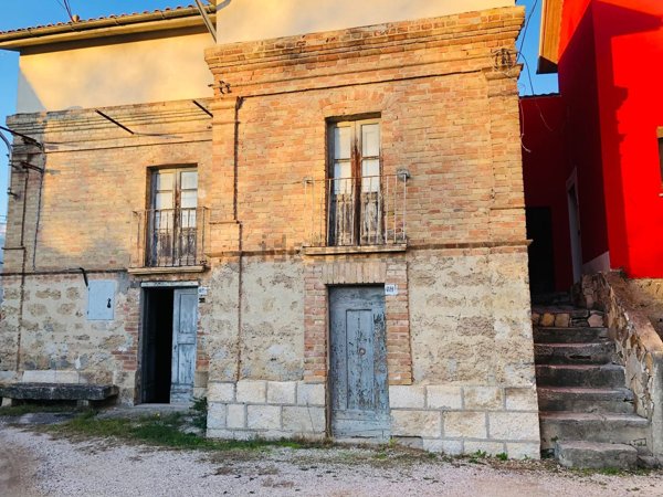 quadrivano in vendita a Bolognano in zona Piano d'Orta