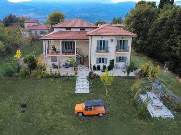 casale in vendita a Bolognano