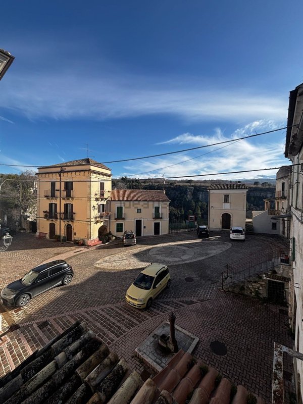 casa indipendente in vendita a Bolognano
