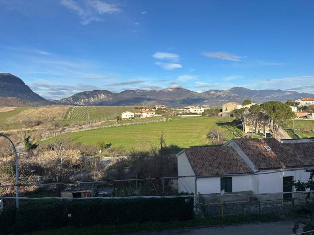 appartamento in vendita a Bolognano in zona Musellaro