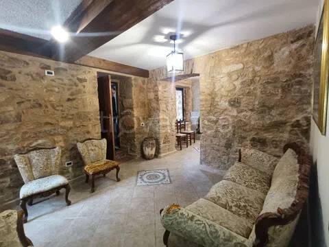 casa indipendente in vendita a Bolognano