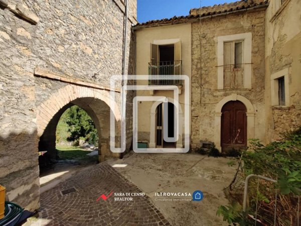 casa indipendente in vendita a Bolognano in zona Musellaro