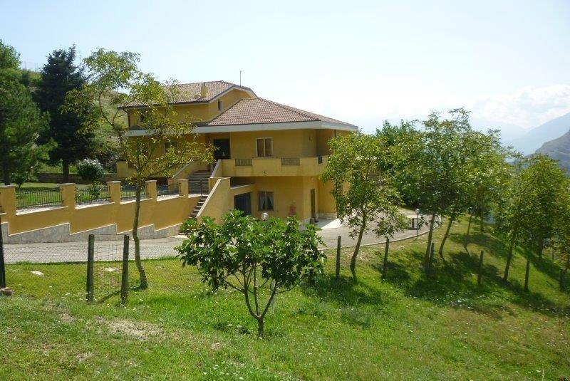 casa indipendente in vendita a Brittoli