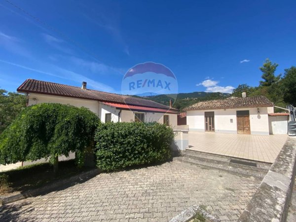 casa indipendente in vendita a Brittoli