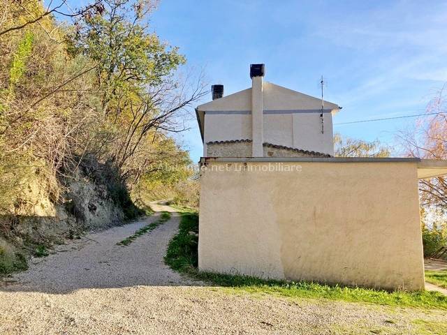 casa indipendente in vendita a Brittoli