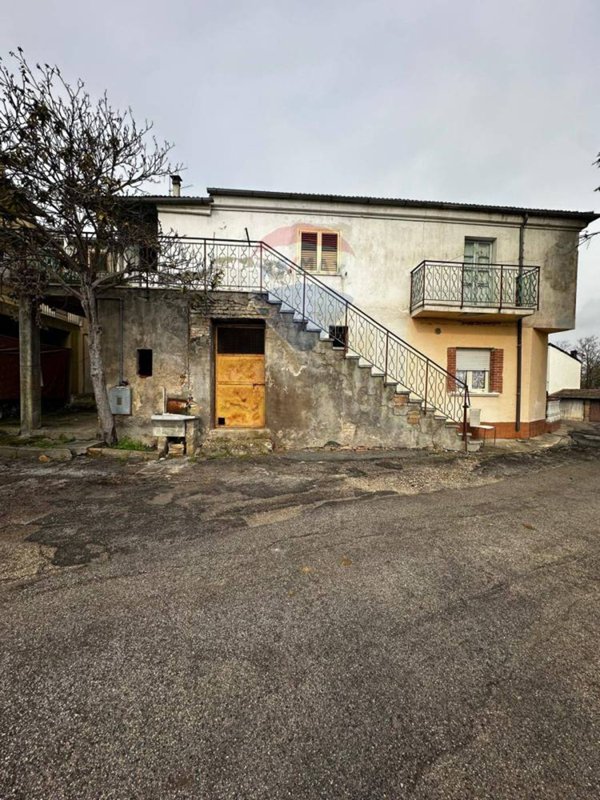 casa indipendente in vendita a Brittoli