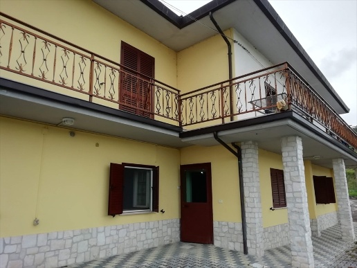 casa indipendente in vendita a Brittoli