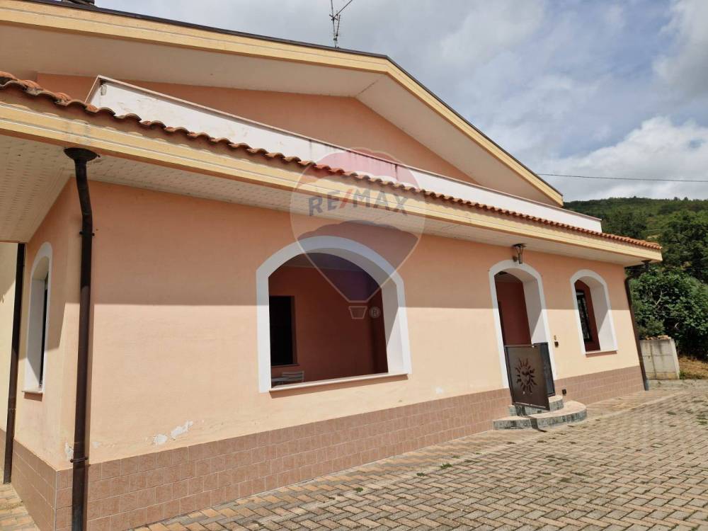 casa indipendente in vendita a Brittoli