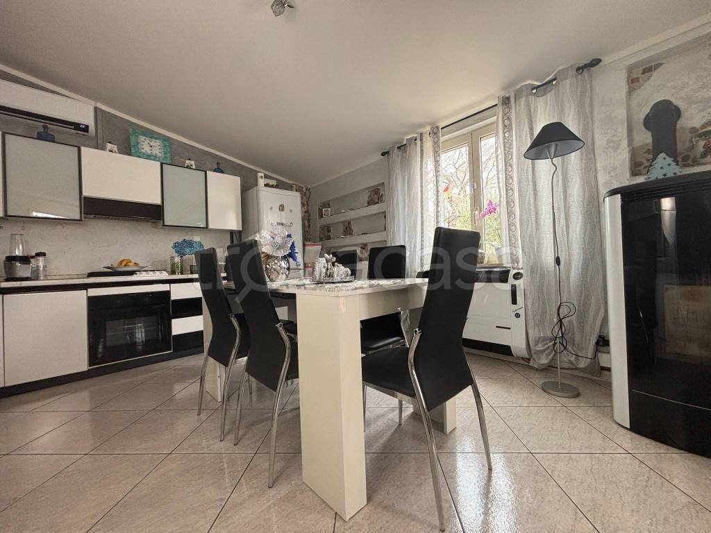 casa indipendente in vendita a Brittoli