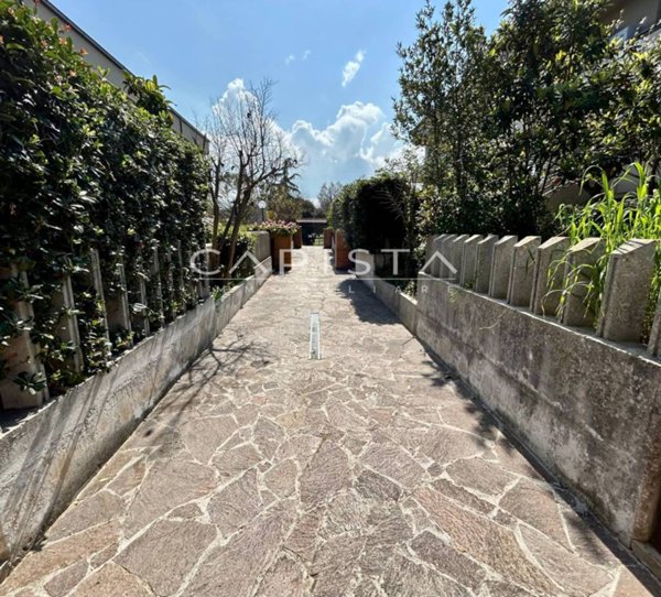 casa indipendente in vendita a Brittoli