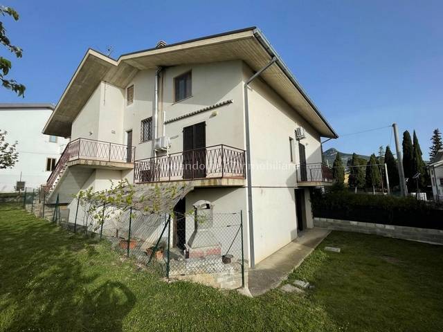 casa indipendente in vendita a Brittoli