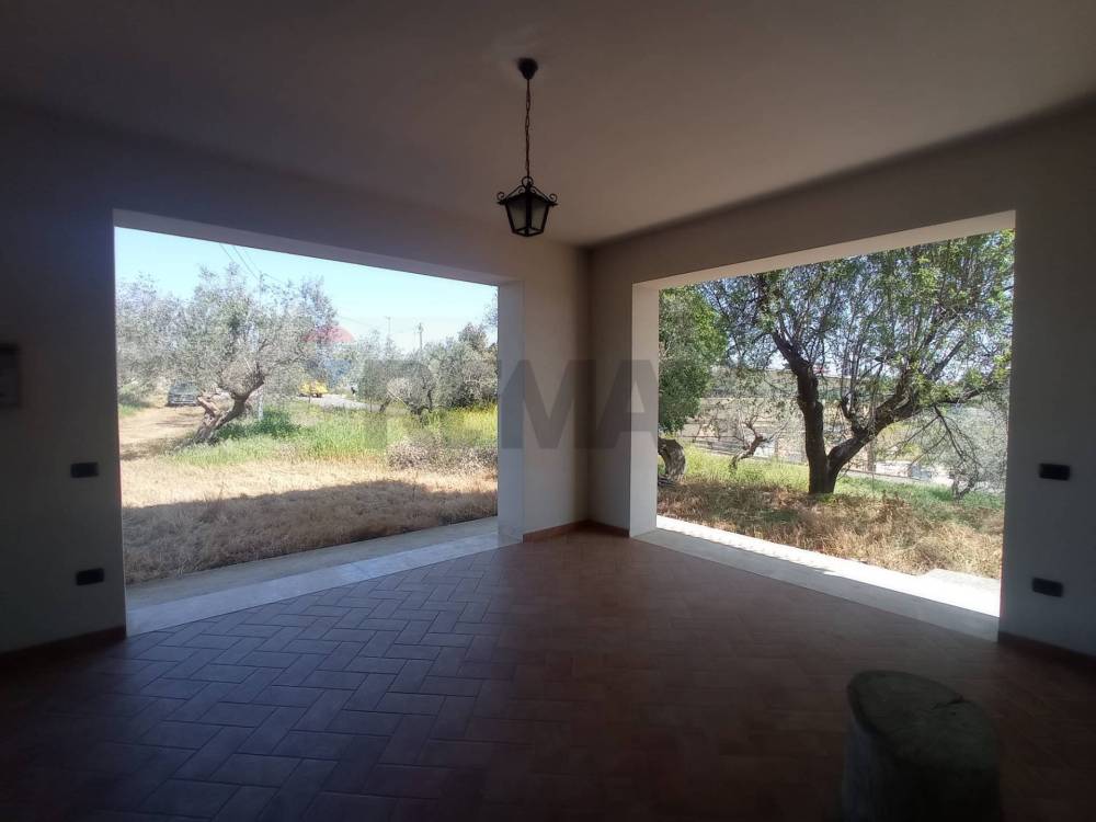 casa indipendente in vendita a Brittoli