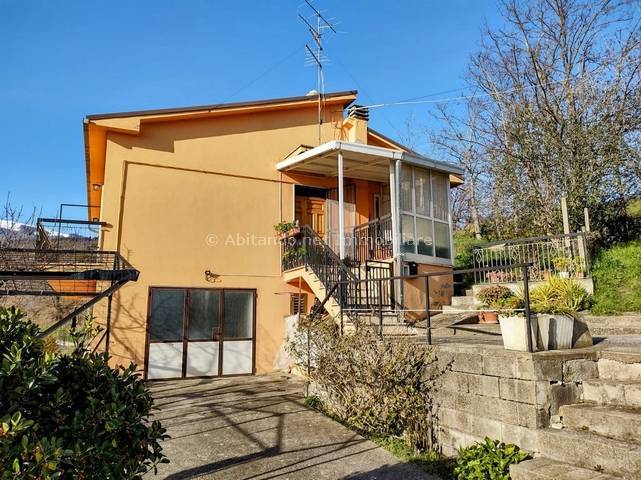 casa indipendente in vendita a Brittoli