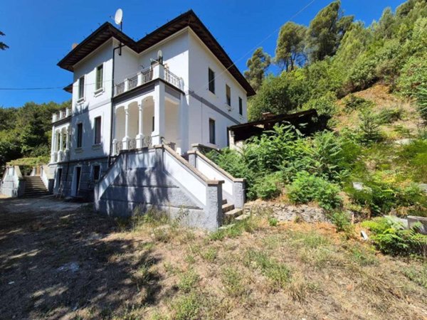 casa indipendente in vendita a Bussi sul Tirino