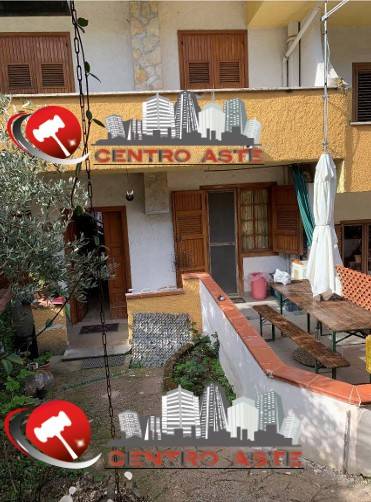 casa indipendente in vendita a Bussi sul Tirino