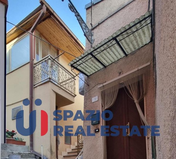 casa indipendente in vendita a Bussi sul Tirino