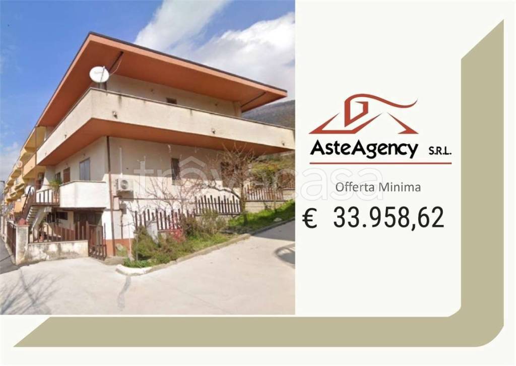 casa indipendente in vendita a Bussi sul Tirino