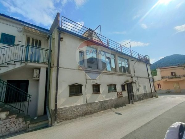 casa semindipendente in vendita a Bussi sul Tirino