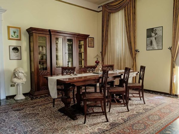 casa indipendente in vendita a Bussi sul Tirino