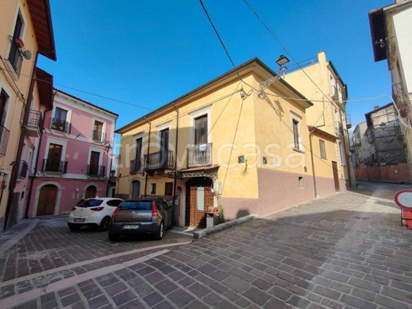 casa indipendente in vendita a Bussi sul Tirino