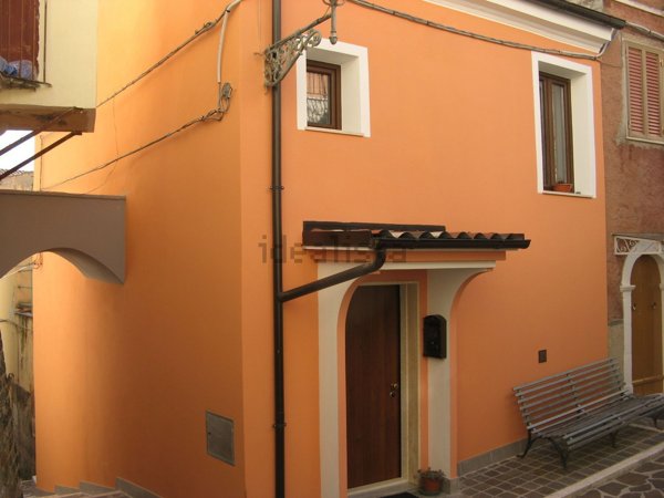casa indipendente in vendita a Bussi sul Tirino
