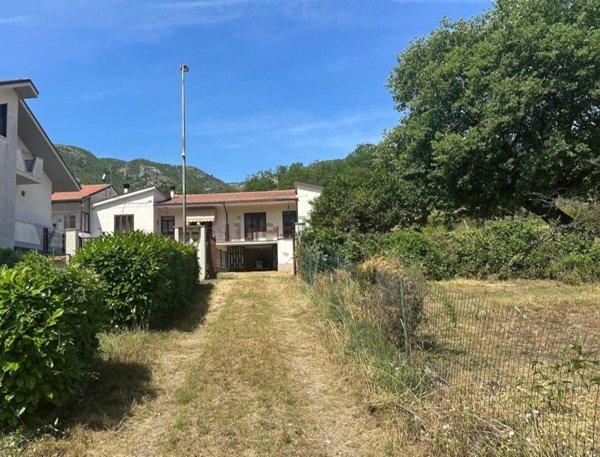 appartamento in vendita a Bussi sul Tirino