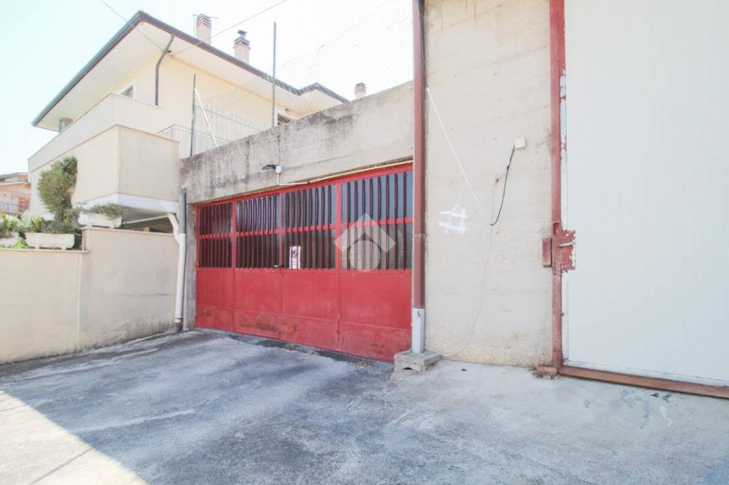 casa indipendente in vendita a Cappelle sul Tavo