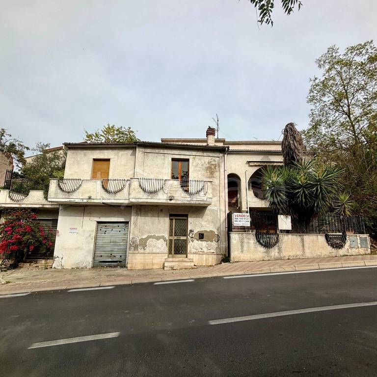 casa indipendente in vendita a Cappelle sul Tavo