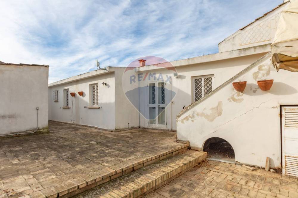 casa indipendente in vendita a Cappelle sul Tavo