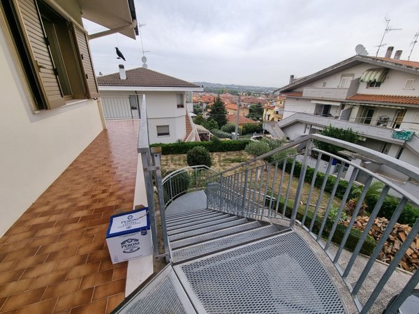 casa indipendente in vendita a Cappelle sul Tavo
