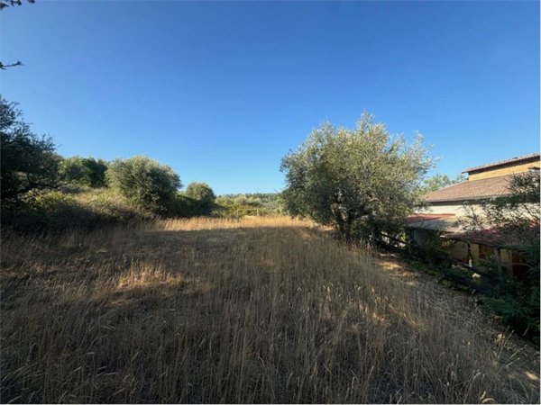 terreno edificabile in vendita a Cappelle sul Tavo