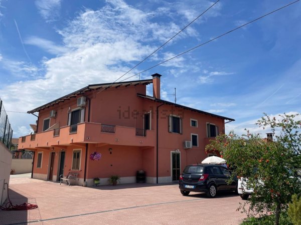 casa semindipendente in vendita a Cappelle sul Tavo