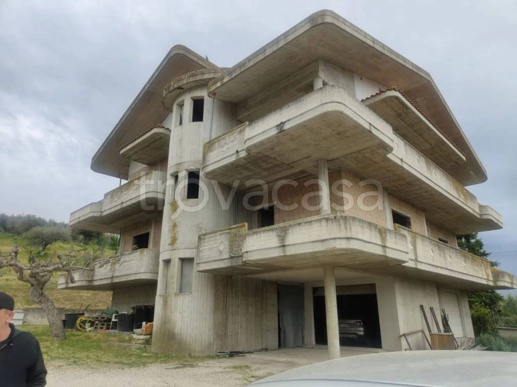 casa indipendente in vendita a Cappelle sul Tavo