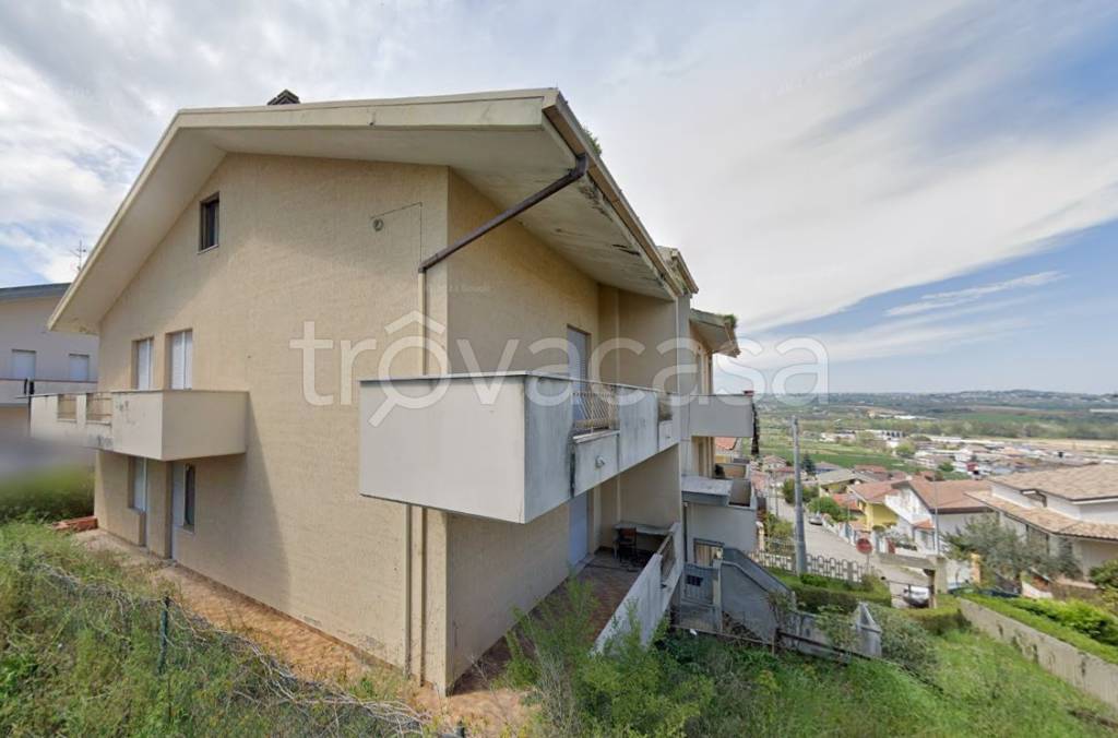 appartamento in vendita a Cappelle sul Tavo