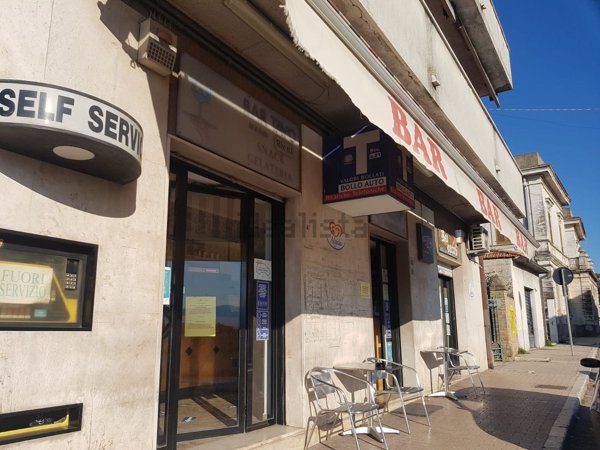 locale commerciale in vendita a Cappelle sul Tavo
