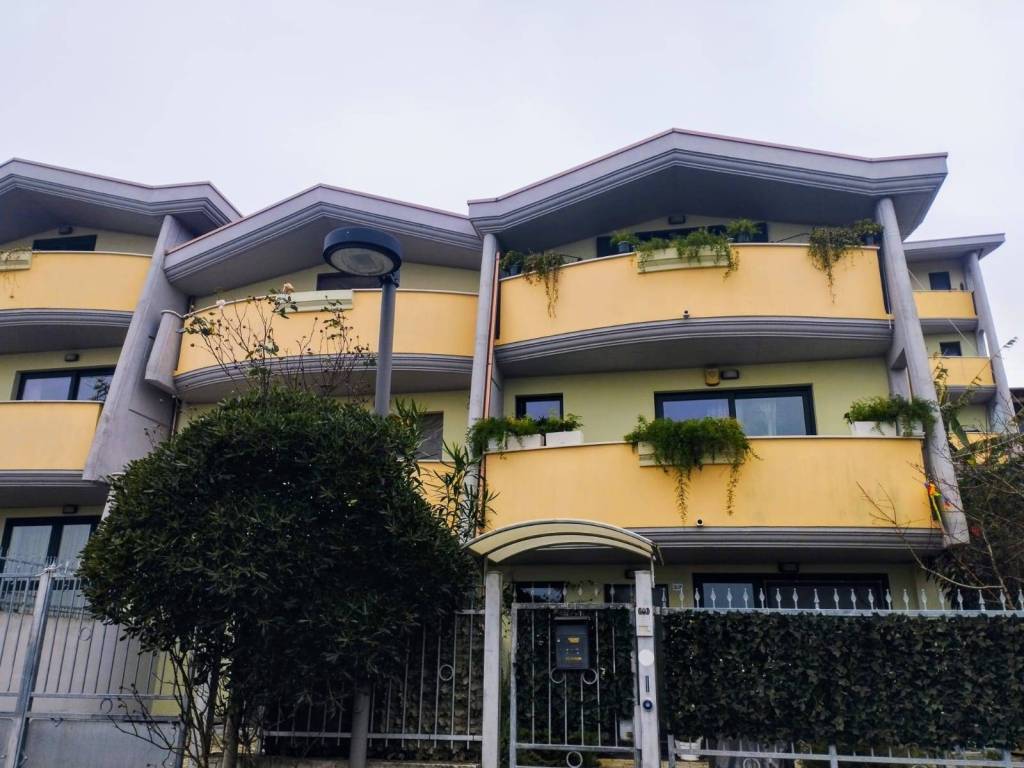 casa indipendente in vendita a Cappelle sul Tavo