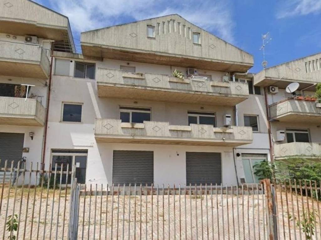 ufficio in vendita a Cappelle sul Tavo