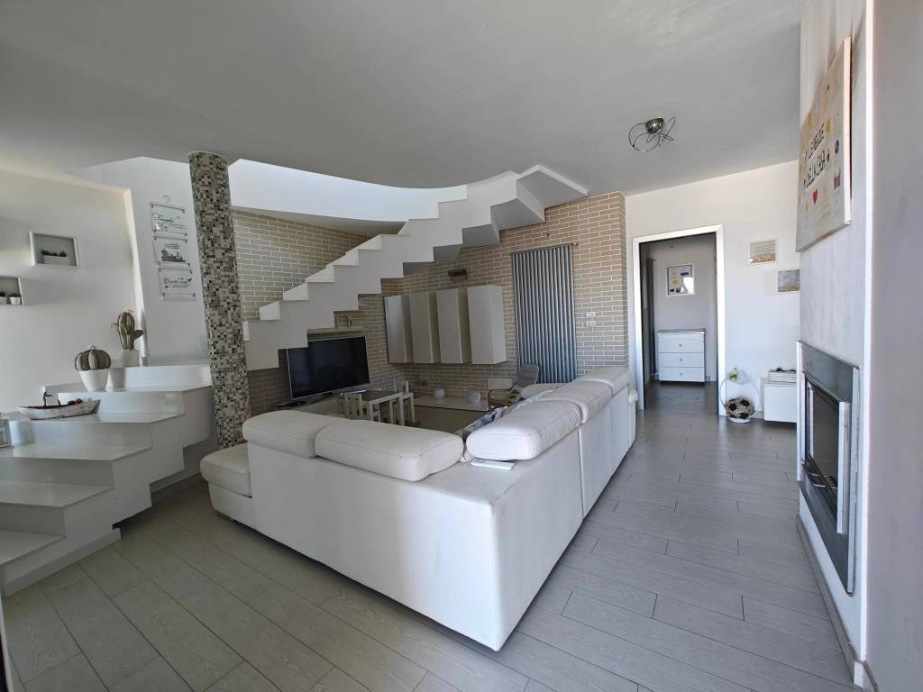 casa indipendente in vendita a Cappelle sul Tavo