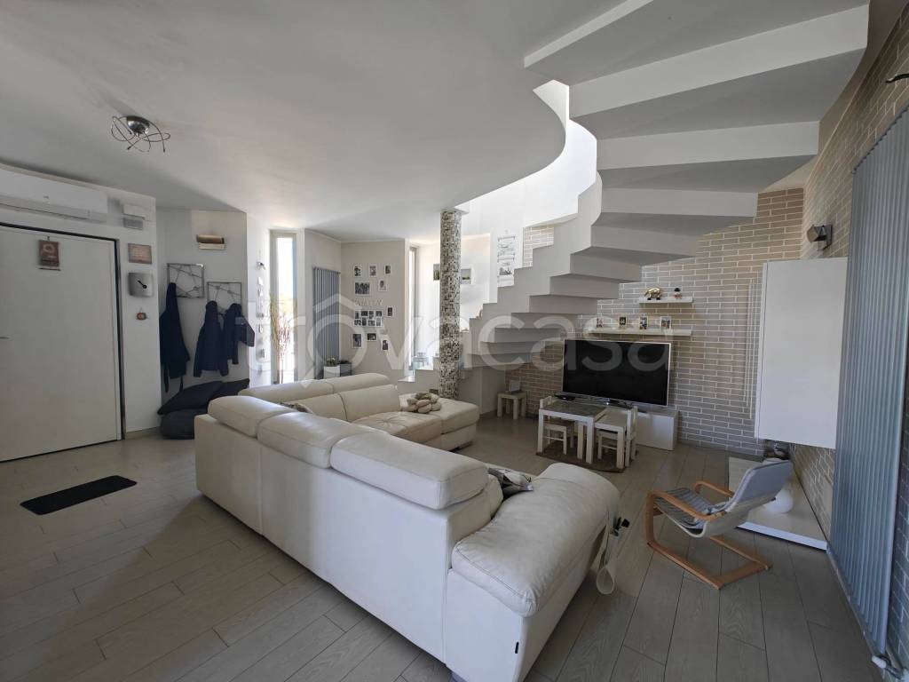 casa indipendente in vendita a Cappelle sul Tavo