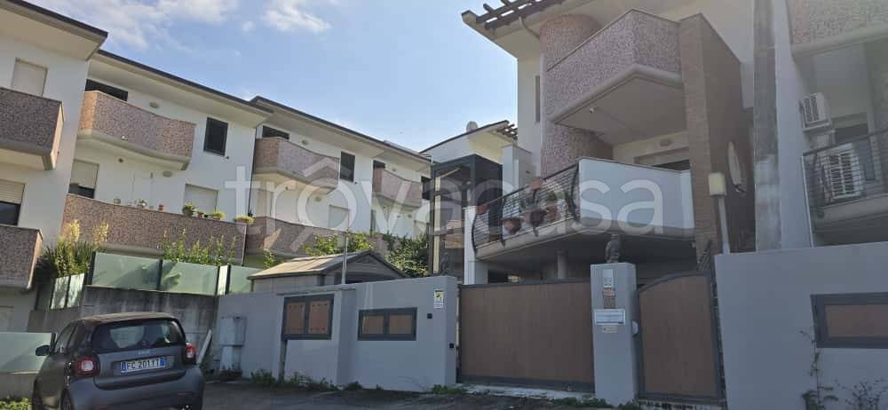 casa indipendente in vendita a Cappelle sul Tavo